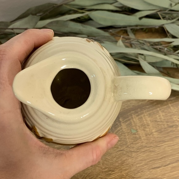 Vintage Bee Skep Hive Shaped Pitcher Small Vase - Picture 5 of 8